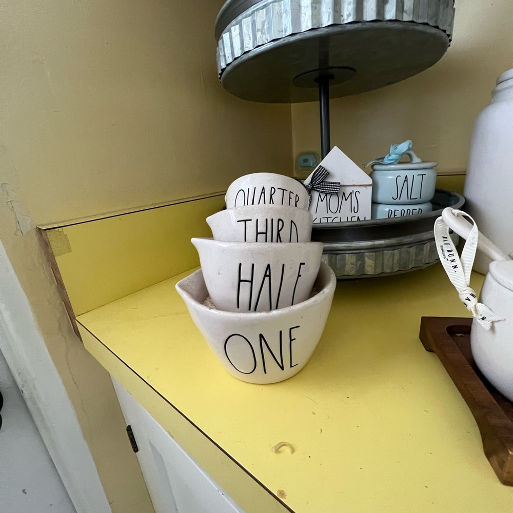 Rae dunn measuring cups